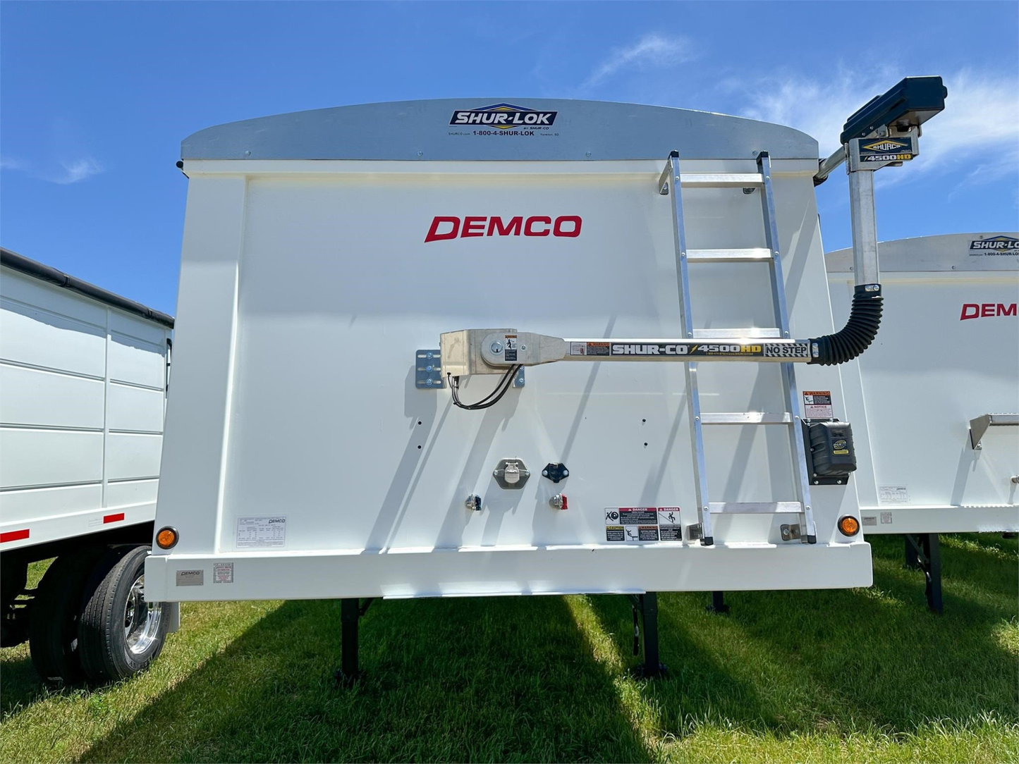Demco | Steel Hopper Bottom Trailers | Length 40' ft | Weight 11,000 Lbs | King Pin Setting 18" | Horsepower 260+ HP | For Tractors