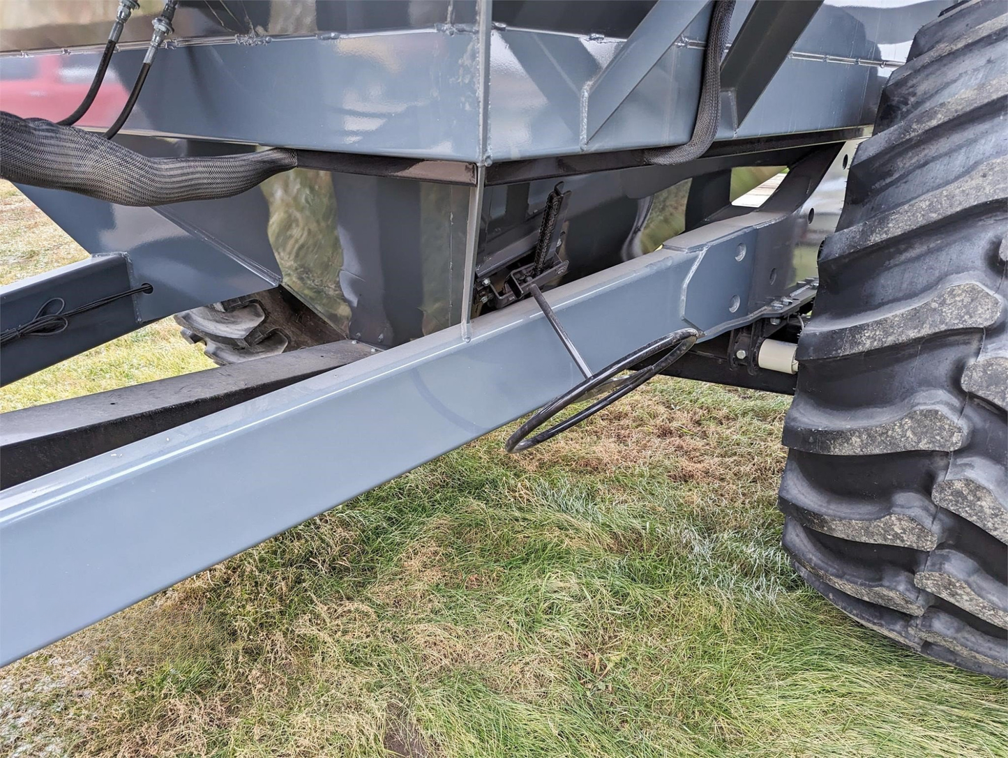 Demco Single Auger Grain Cart | Model 850 | Width 120" | Horsepower 175+ HP | Hub Size 10 Bolt | For Tractors