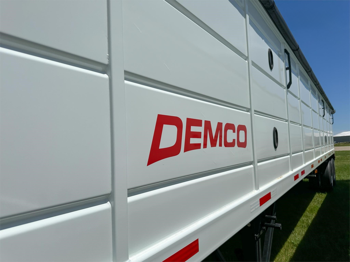 Demco | Steel Hopper Bottom Trailers | Length 40' ft | Weight 11,000 Lbs | King Pin Setting 18" | Horsepower 260+ HP | For Tractors