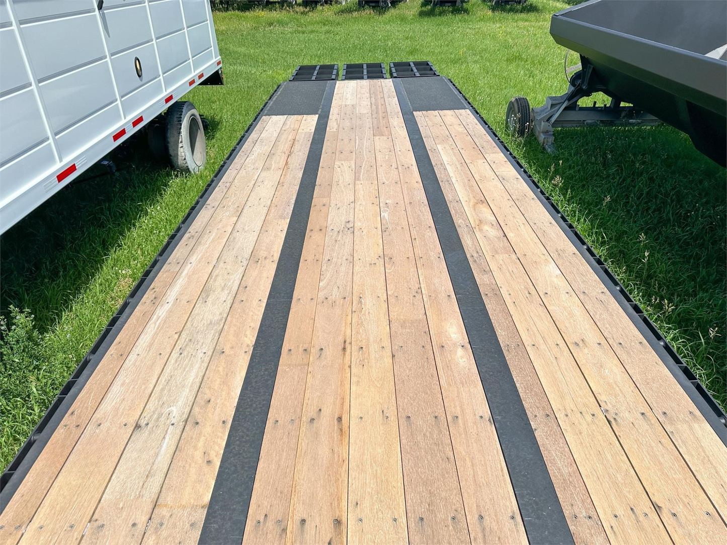 Demco | Tandem Axle Steel Drop Deck Trailer | Model DD40-5 & DD45-5 | Length 40ft To 45ft | GVWR 68,000 lbs | Horsepower 350-400 HP | For Tractor