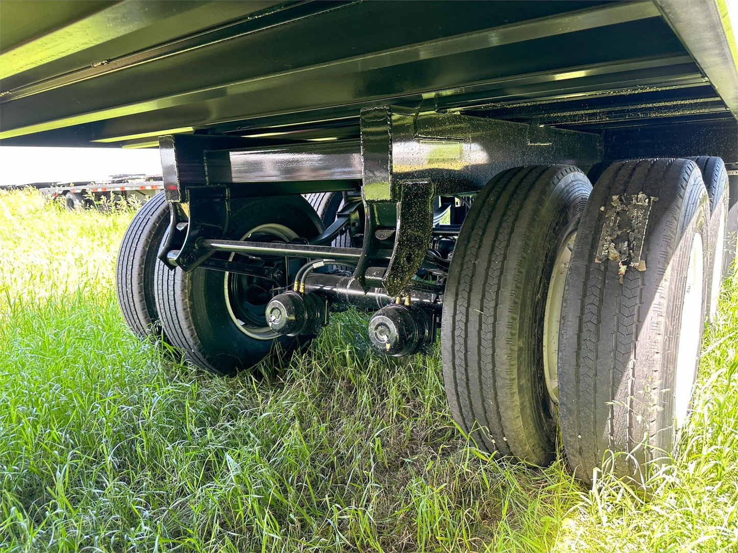 Demco Gondola Scrap Trailers | 48' Trailer Length | Capacity 113 cu yd | Tare Weight 20,000 Pounds | Horsepower 350–400 HP | For Tractors