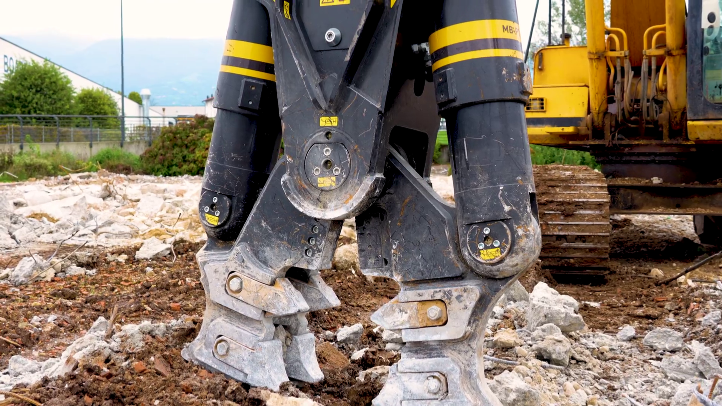 MB Crusher Demolition Pulverizer | Model MB-PT1650 | Overall Width 55" | Machine Size 19-25 Tons | For Excavators
