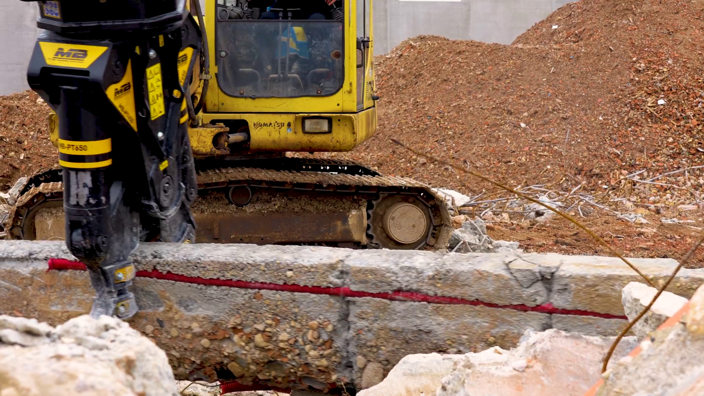 MB Crusher Demolition Pulverizer | Model MB-P160 | Width 12.2" | Machine Size 1.7-3.3 Tons | For Excavators