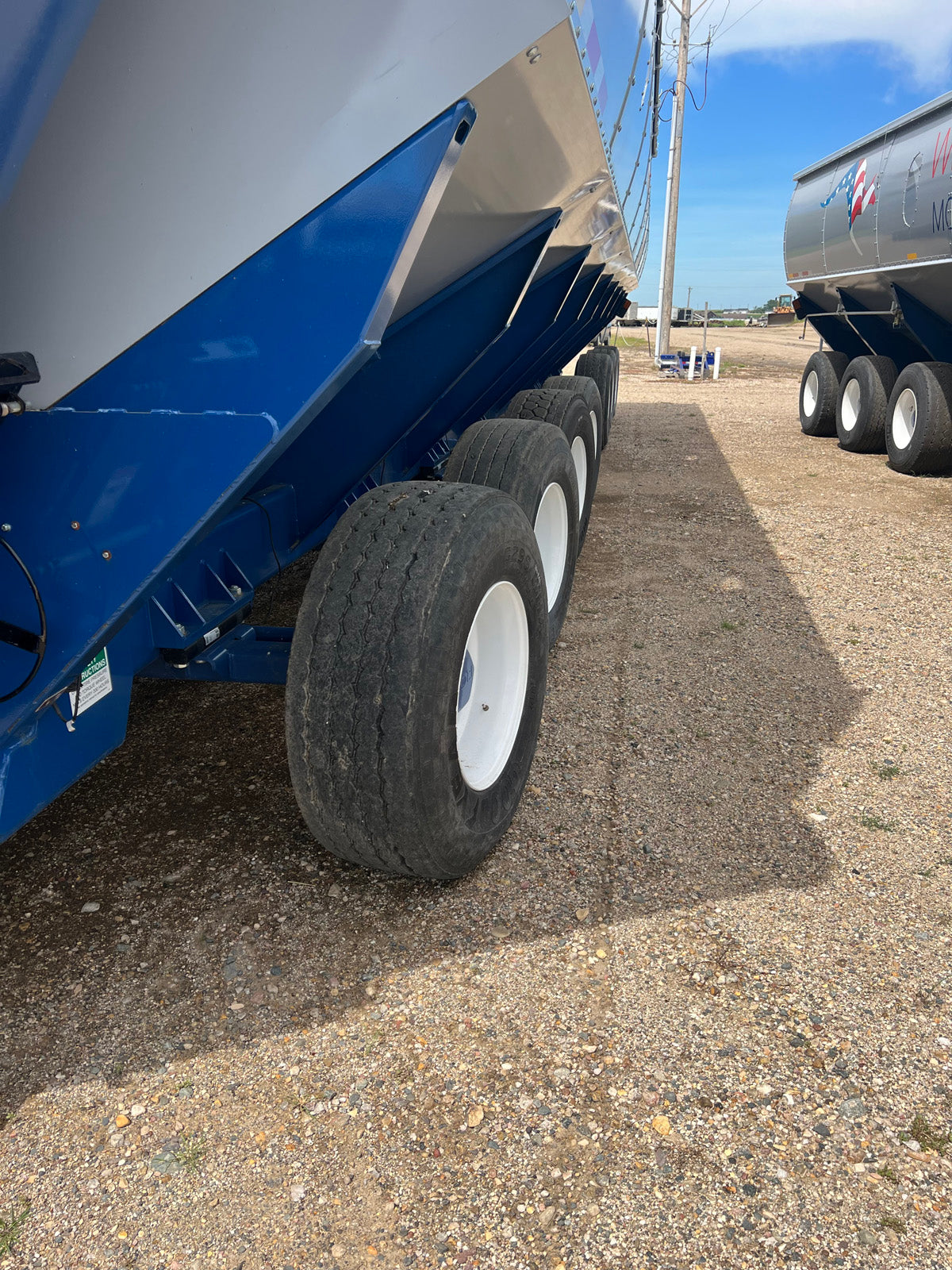 Walkbout Mother Bins 4000+ Eastern Grey and 6000+ Big Red | For Tractor