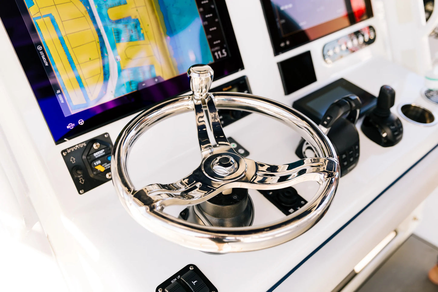 Gemlux | Belloca Steering Wheel | Model 152307 | 13.75" Diameter | Weight 7.4 lb | Stainless Steel | With Deluxe Control Knob | For Boats & Yachts