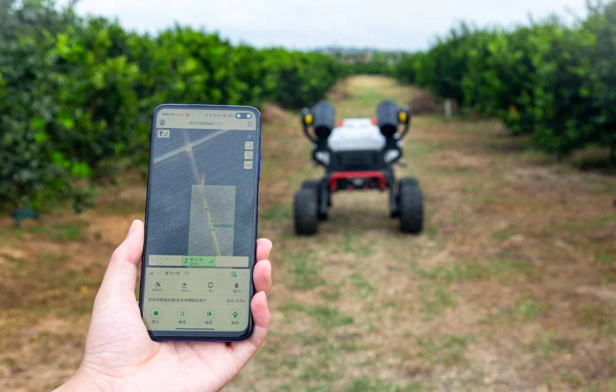XAG R150 Autonomous Tractor (Sprayer) Ground Vehicle | For Agriculture