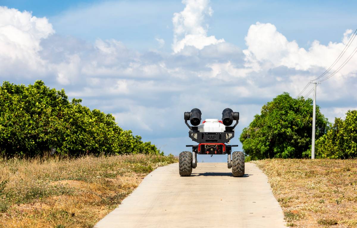 XAG R150 Autonomous Tractor (Sprayer) Ground Vehicle for Agriculture