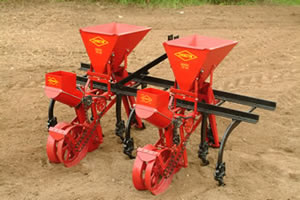 COVINGTON TP46P/COV9S PLANTERS TWO ROW WITH CULTIVATOR WITH POLY HOPPER (2) For Tractor