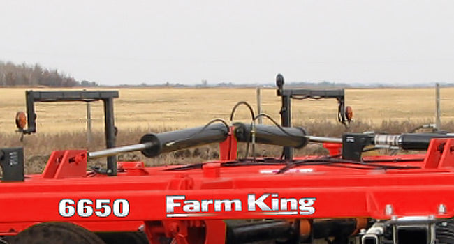 Farm King Disc Harrow Pull Type 32'10" Working Width for Tractor