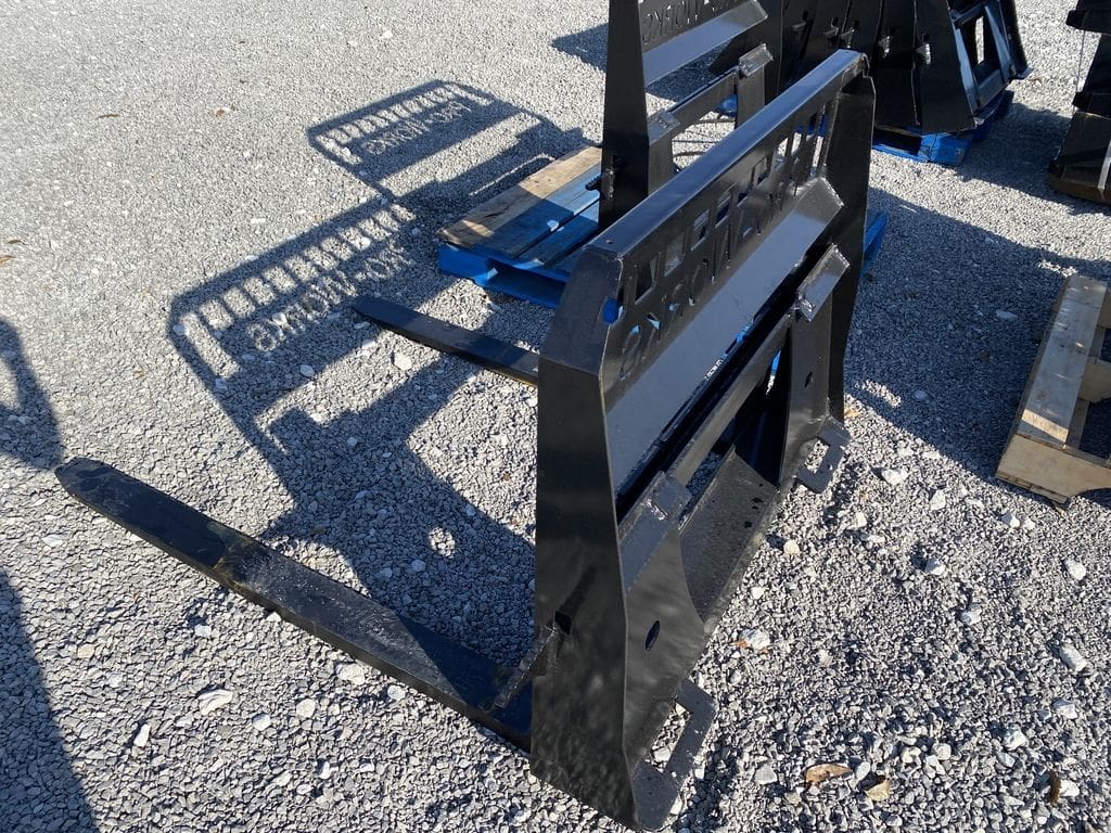 ProWorks 4' Pallet Forks | Fork Length 48" | 15-25 GPM | For Skid Steers