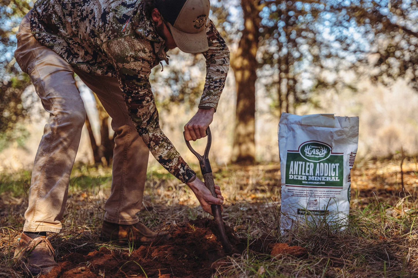 4S Advanced Wildlife Solutions Antler Addict Deer Mineral | Blocks & 25 lb Bags | High‑Potency Chelated Minerals | For Whitetail Deer Growth & Herd Health