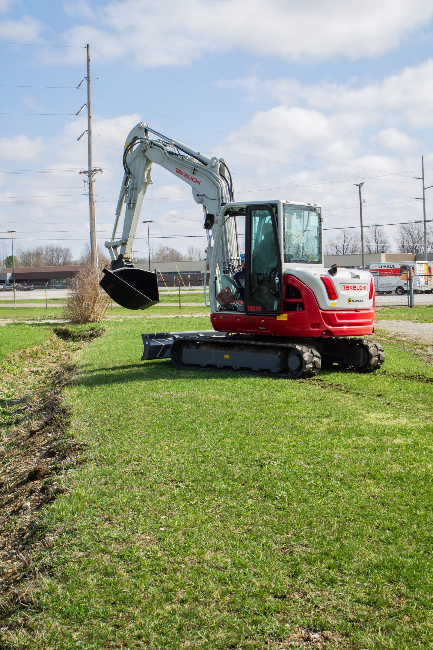 Mongo Attachments V Bucket | Model MVB‑8 | Trench Width 12.5″ | Top Width 63″ | High‑Durability Trenching Attachment | 6–9 Ton | For Excavators