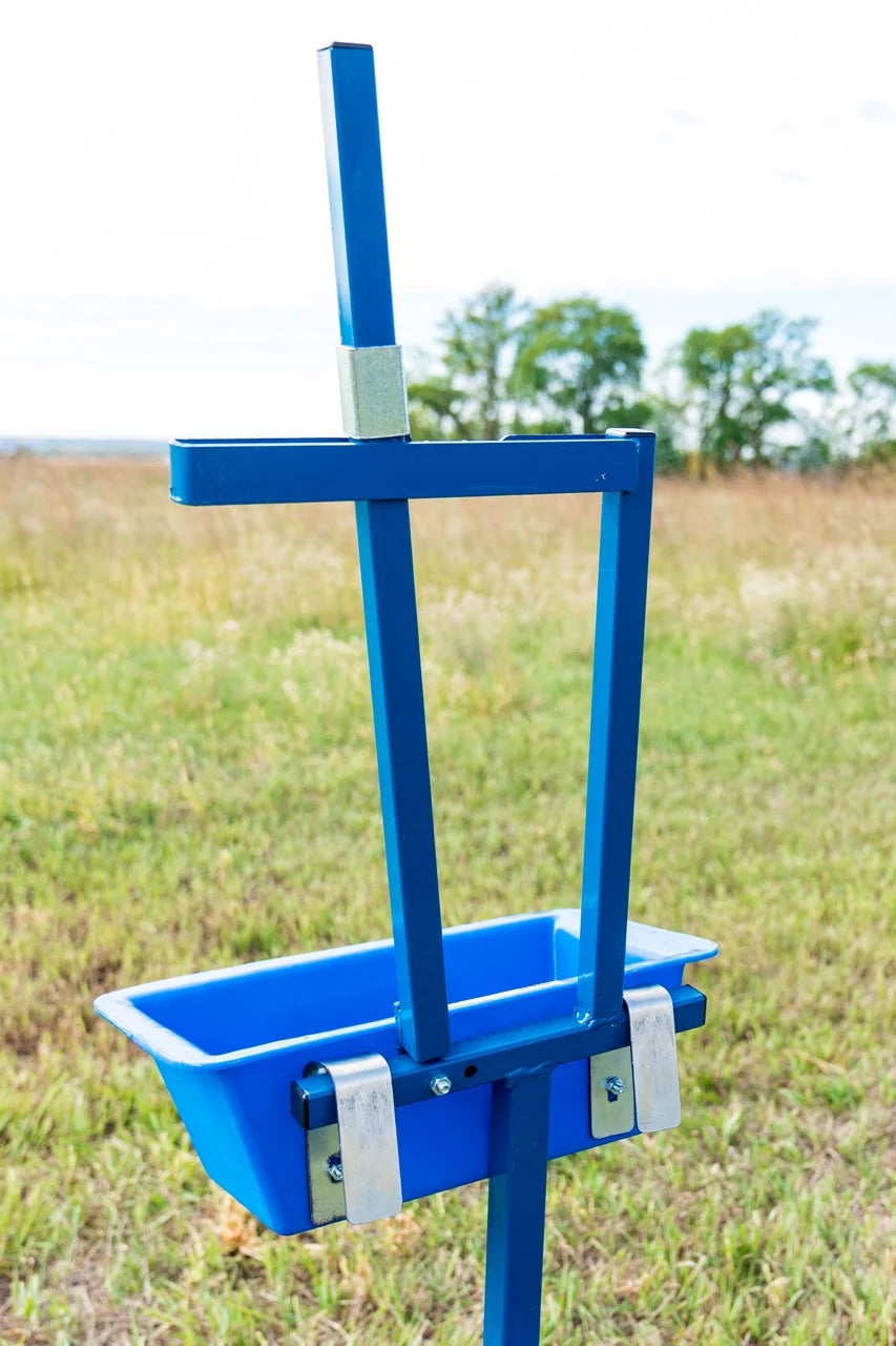 Sydell Hydraulic Stand With 0735 Milking Stanchion | #0781 | 20" x 48" Deck | For Sheep & Goat