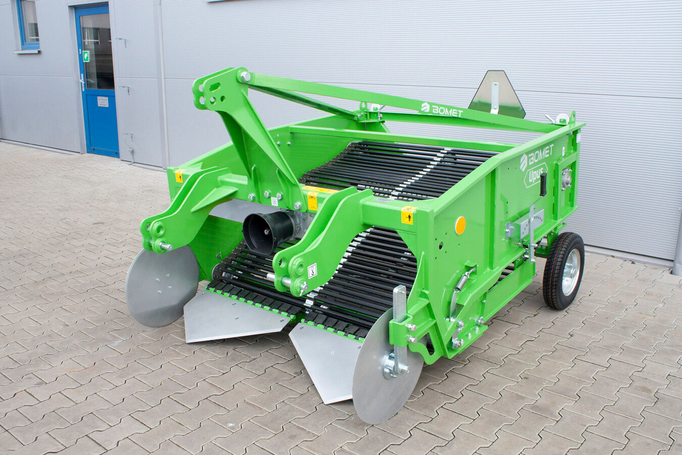 Bomet Upus 2-Row Conveyor Potato Digger | 57" Width | 50 HP | For Tractors