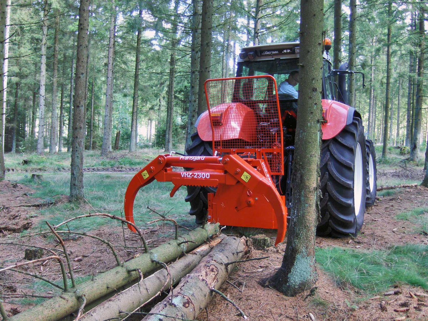 Fransgard 3-Point Hydraulic Forestry Grapple w/ PTO Winch | Model VHZ-2300 | Width 90" | 50-100 HP | For Tractors