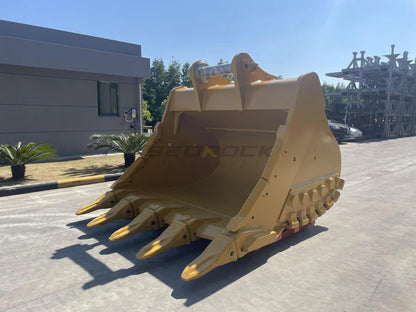 Bedrock Attachments Severe-Duty Bucket & Adjuster GP | Width 104" | Capacity 6.5 CU M | Machine Size 90-105 Tons | For Excavators CAT 395