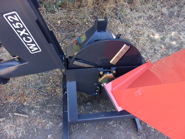 Farmer Helper Self Feeding Wood Chipper | Model FH-WCX52 | Chipping Capacity Diameter 5" | 18–45 HP | For Tractor