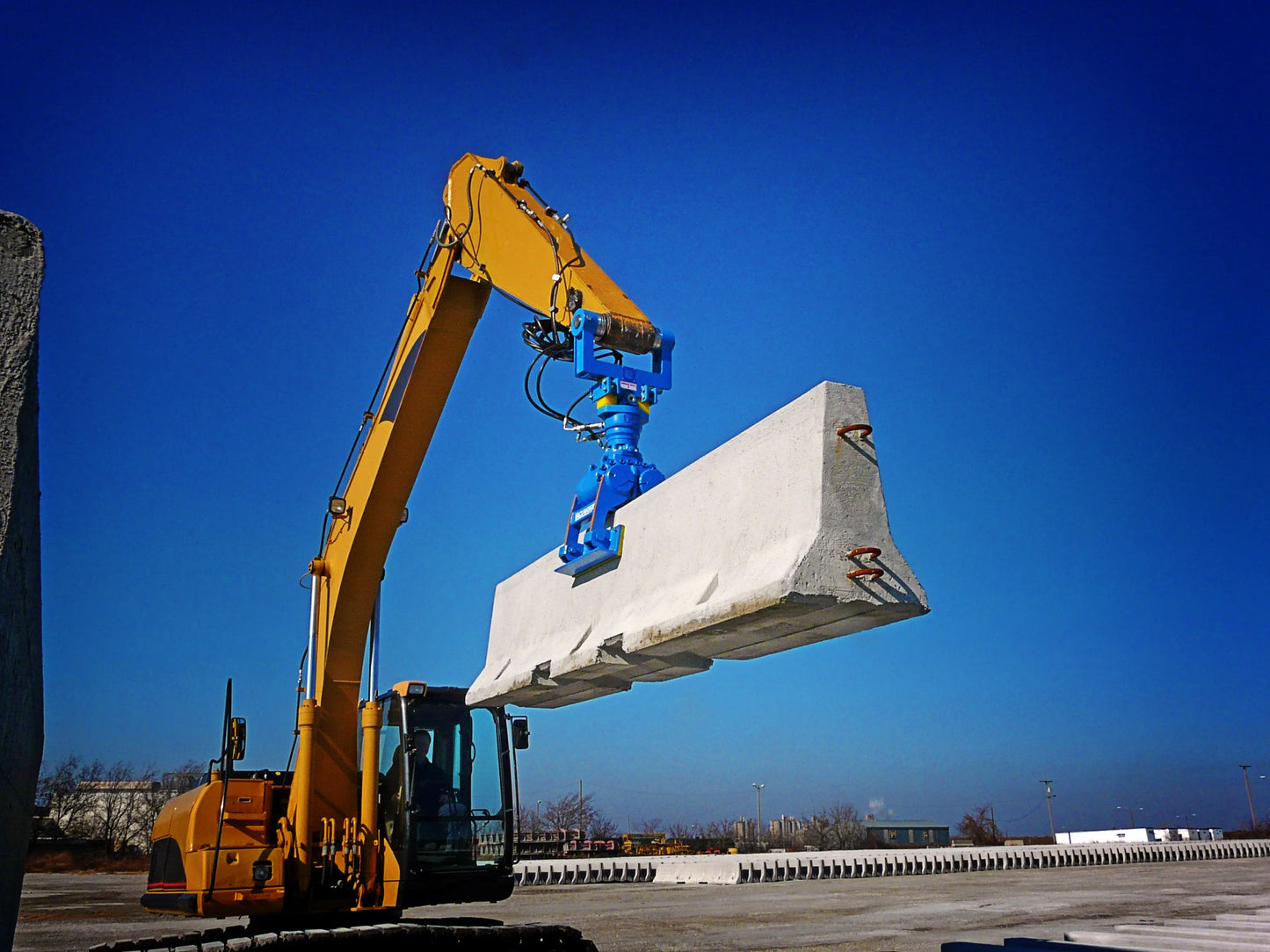 Vacuworx Hydraulic Barrier Lifter | Model HL Series | Width 24" To 30" | Capacity 6,000 To 23,200 lb | 2.75 To 10.5 Tons | For Excavators & Large Host Machines