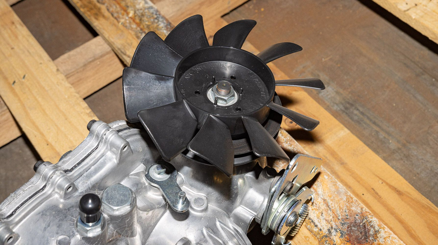 Hydro-Gear Commercial Hydrostatic Transmission | 3100 & 2800 Series | Deck Size 48"-60" | Horsepower 15–30 HP | For Zero-Turn Mowers