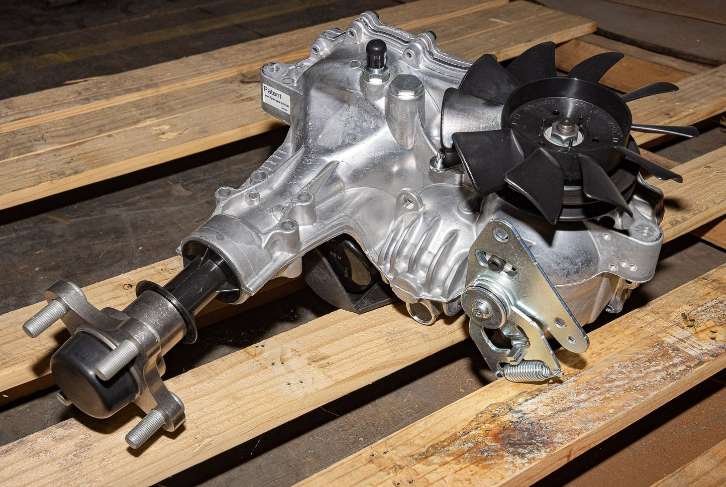 Hydro-Gear Commercial Hydrostatic Transmission | 3100 & 2800 Series | Deck Size 48"-60" | Horsepower 15–30 HP | For Zero-Turn Mowers