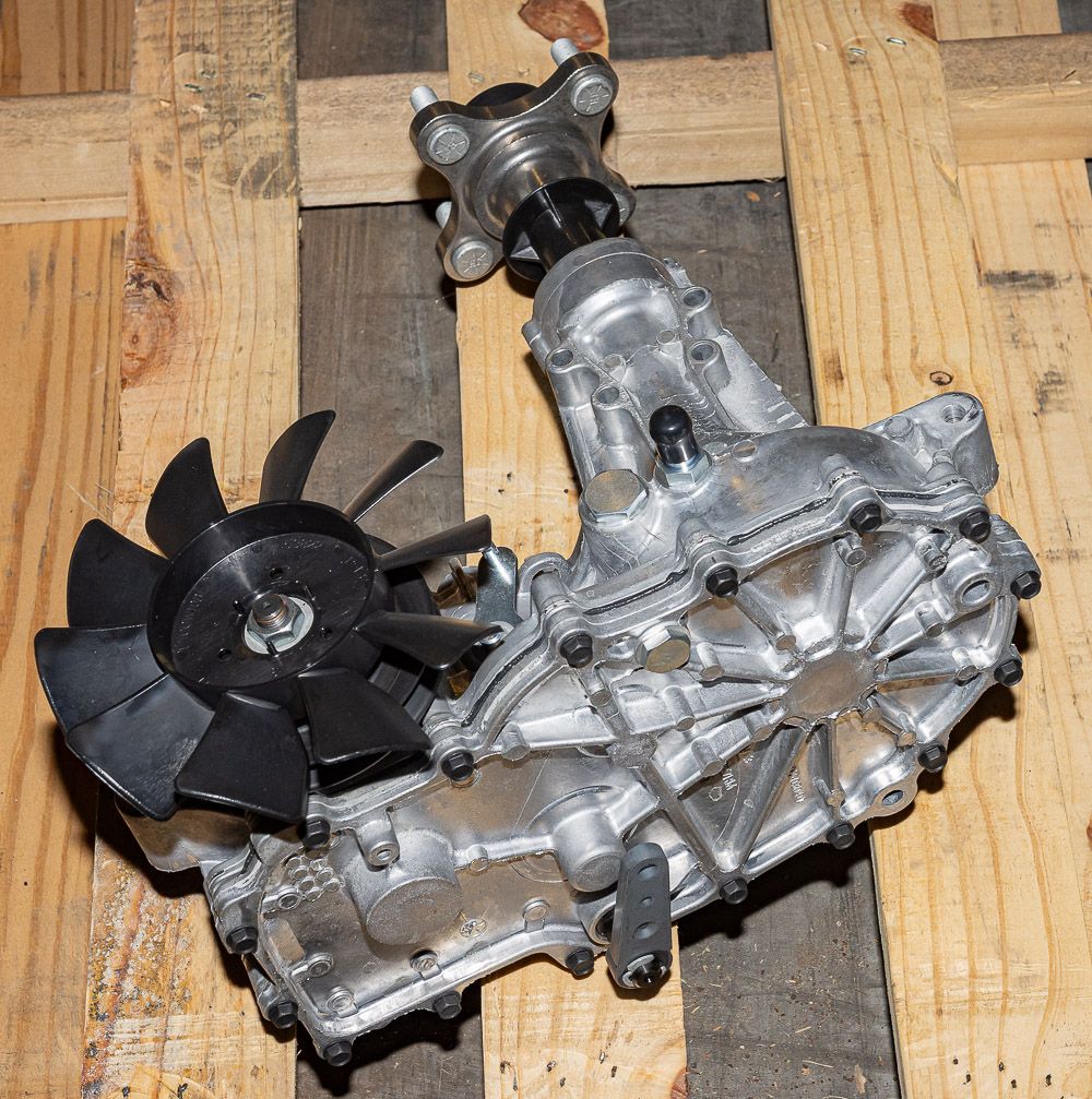 Hydro-Gear Commercial Hydrostatic Transmission | 3100 & 2800 Series | Deck Size 48"-60" | Horsepower 15–30 HP | For Zero-Turn Mowers