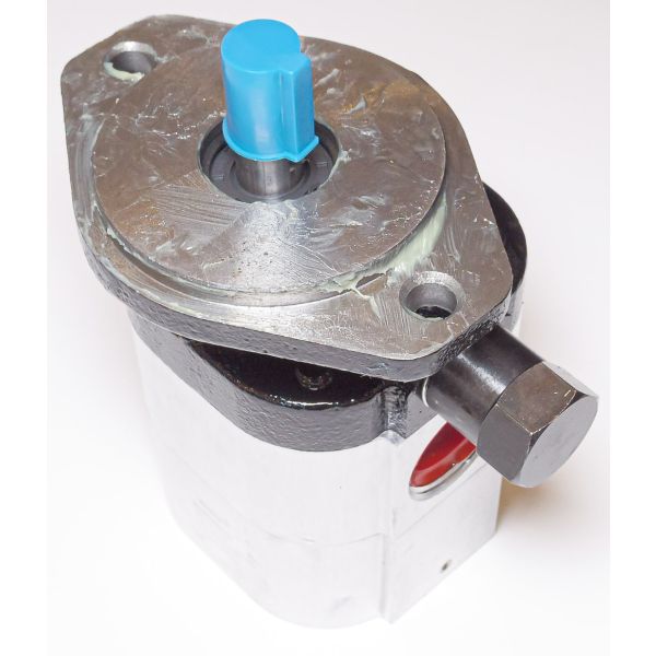 Swisher Hydraulic Gear & Hydraulic Dual-Displacement Pump | Flow Rate 16-22 GPM | Horsepower 20-35 HP | For Zero-Turn Mowers & Tractor