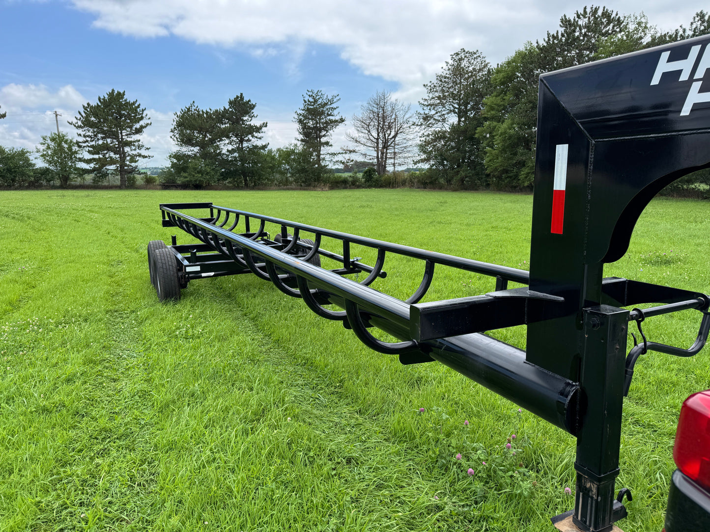 Global Equipment Apache Hay Hauler Inline Bale Trailers | Rail Length 25′, 32′, 36′ & 42′ | Bumper Pull & Gooseneck | For Hay Transport
