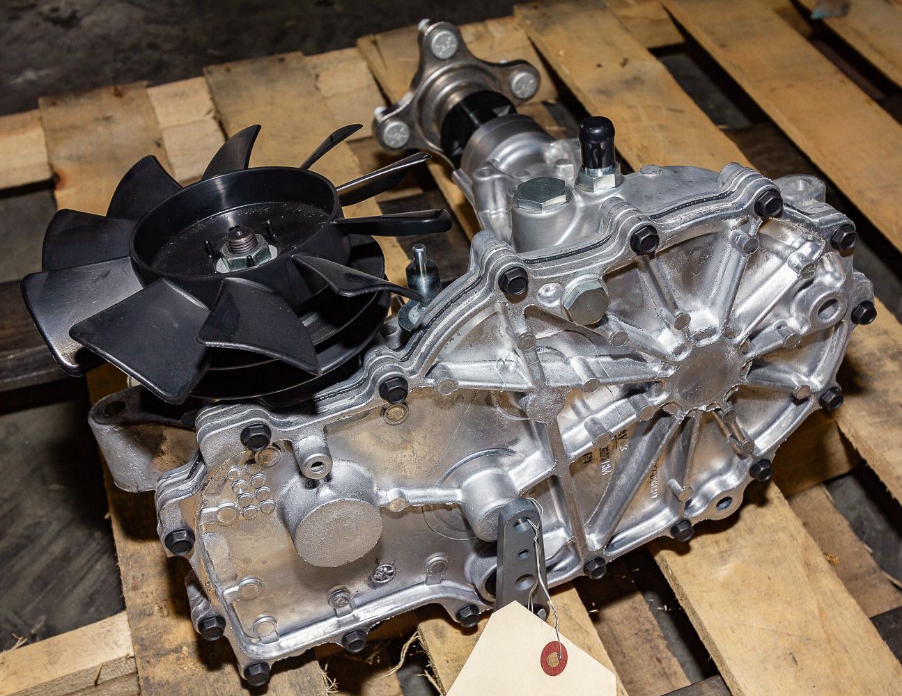 Hydro-Gear Commercial Hydrostatic Transmission | 3100 & 2800 Series | Deck Size 48"-60" | Horsepower 15–30 HP | For Zero-Turn Mowers