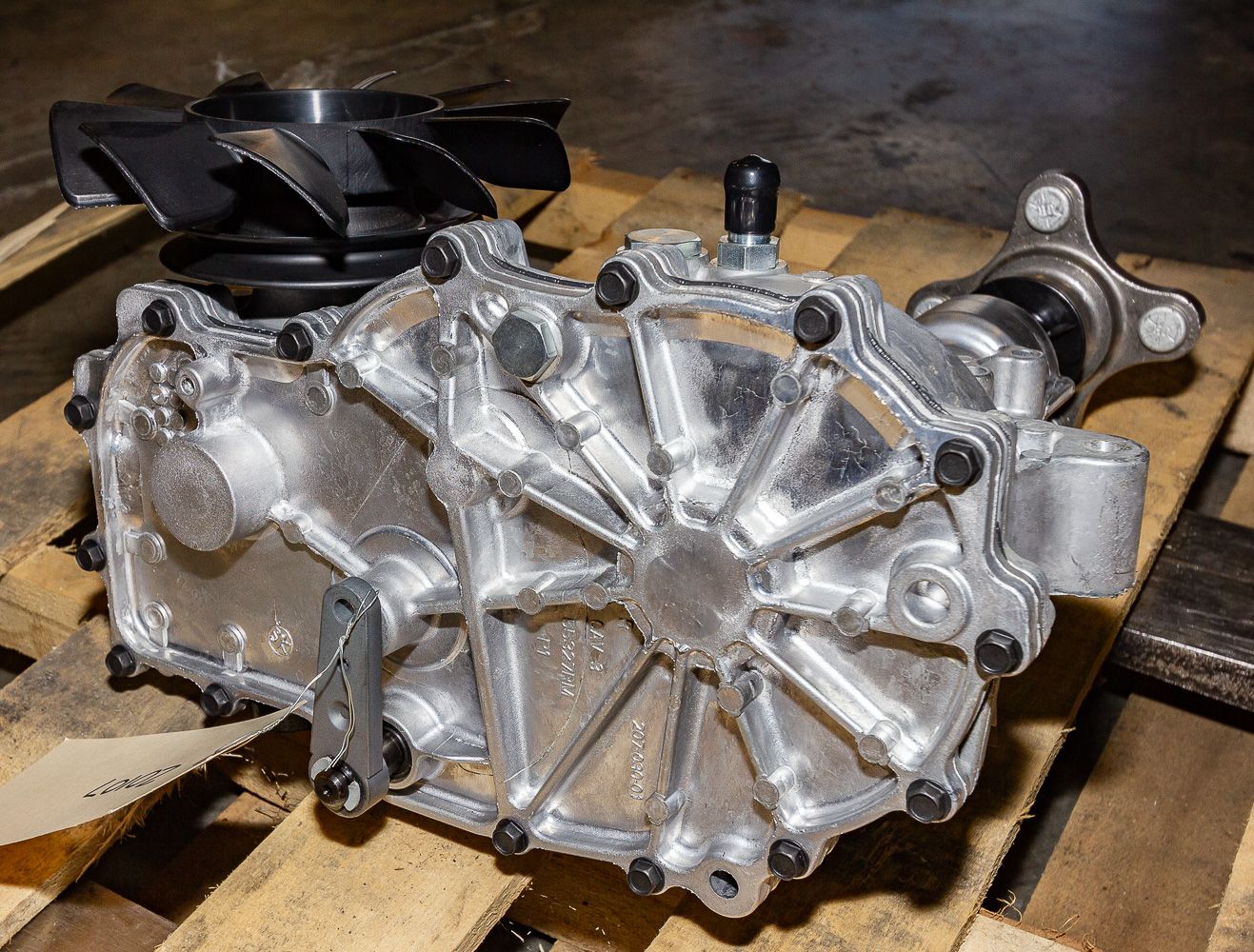 Hydro-Gear Commercial Hydrostatic Transmission | 3100 & 2800 Series | Deck Size 48"-60" | Horsepower 15–30 HP | For Zero-Turn Mowers