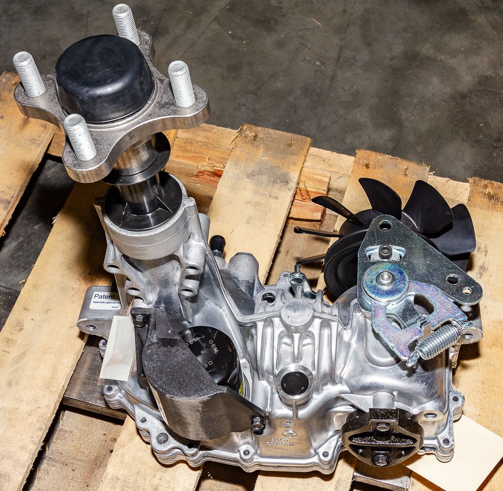 Hydro-Gear Commercial Hydrostatic Transmission | 3100 & 2800 Series | Deck Size 48"-60" | Horsepower 15–30 HP | For Zero-Turn Mowers