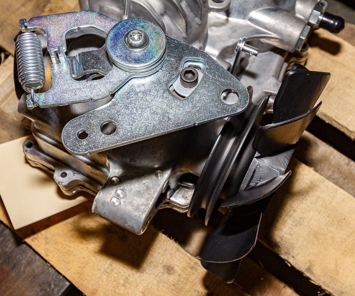 Hydro-Gear Commercial Hydrostatic Transmission | 3100 & 2800 Series | Deck Size 48"-60" | Horsepower 15–30 HP | For Zero-Turn Mowers