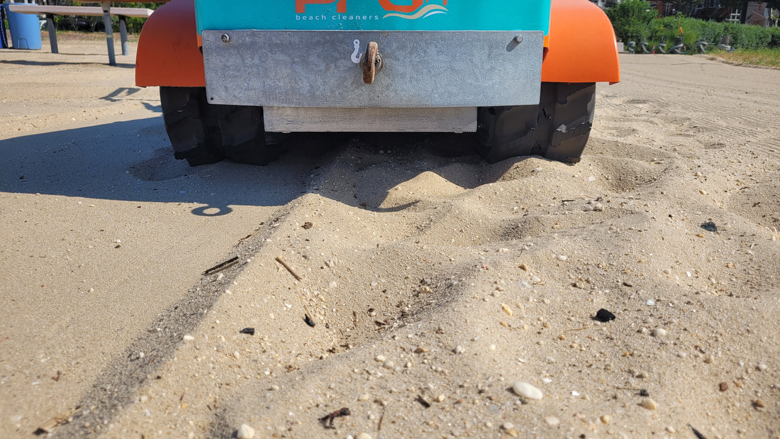 Barracuda 2.0 Electric Beach Cleaner | Sifting Width 35" | Run Time 3–4 Hrs