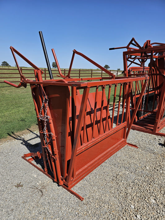 DH Farm Calf Table / Chute | Height 68" | Length 5' | Width 3'