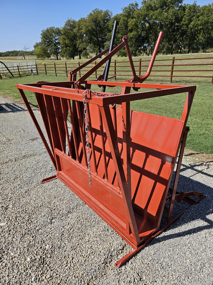 DH Farm Calf Table / Chute | Height 68" | Length 5' | Width 3'