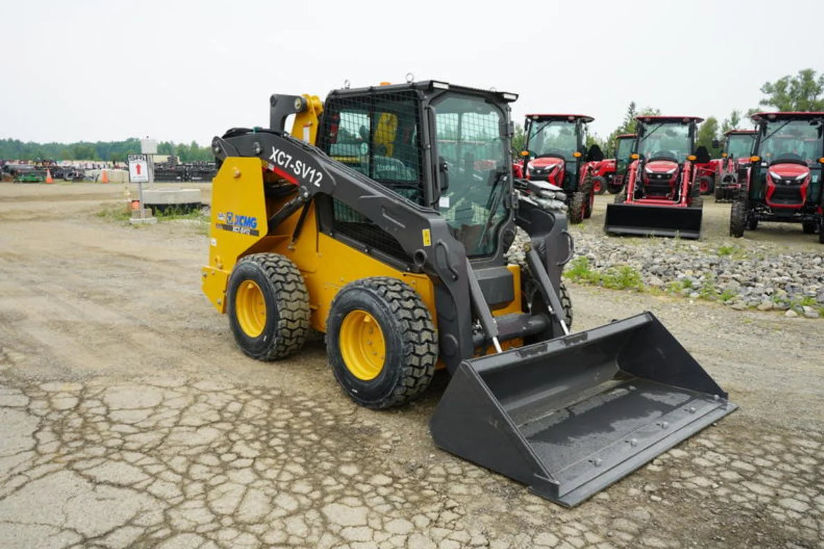 Landy Attachment HD Snow/Mulch Bucket | Bucket Width 72” | 12-25 GPM | 35-40 HP | For Skid Steers, Tractors, UTVs & Loaders