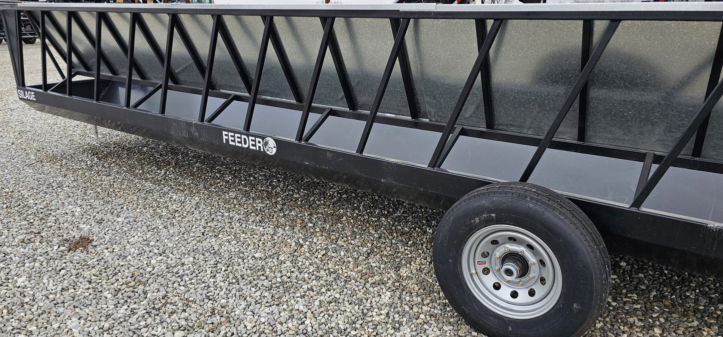 Industrias America Silage Wagon | Model 94R | Length 24' | Interior Width 5' | Horsepower 50+ HP | For Trucks & Tractors