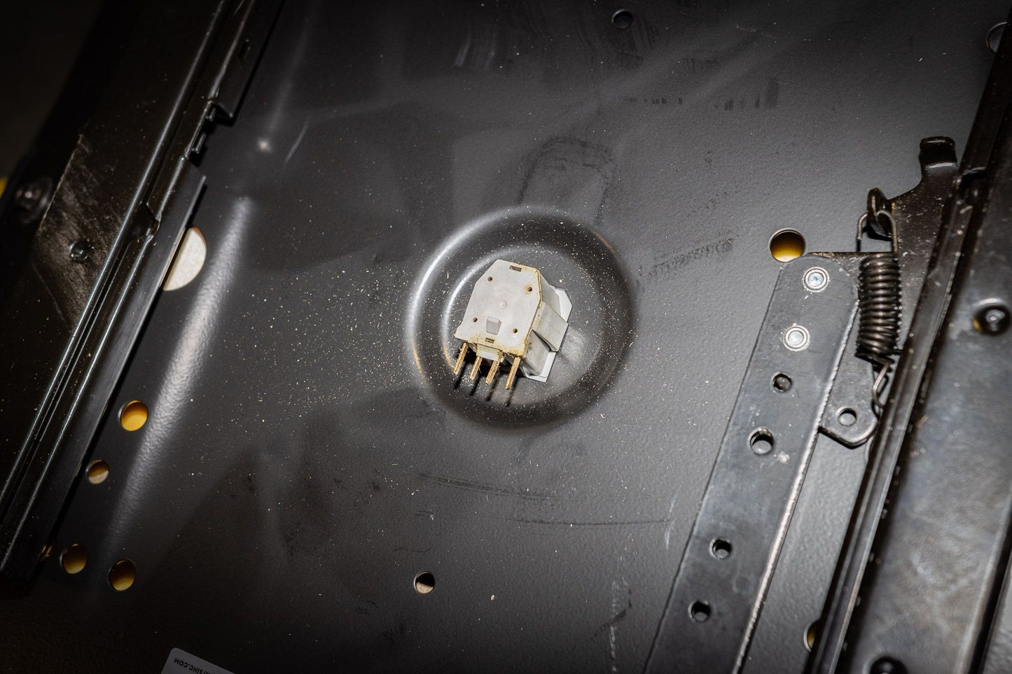 Swisher Premium Operator Seats | High-Back Suspension Seats with Armrests | | For Zero-Turn Mowers, Tractor, ATVs & UTV