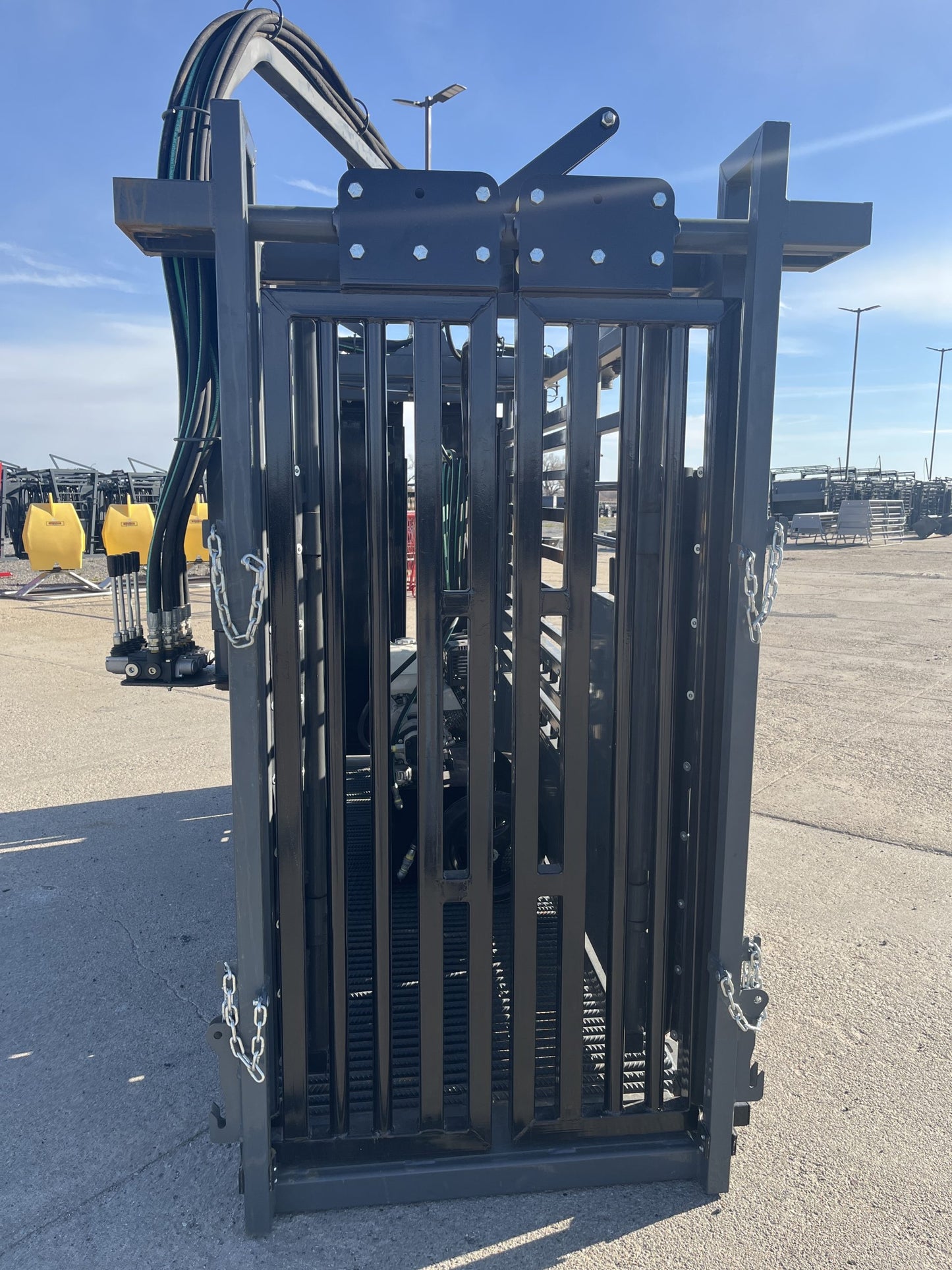 Palco Premium Hydraulic Chute | Model HSP12 | Width 53" | 2,200 LBS | For Cattle Operations & Ranches