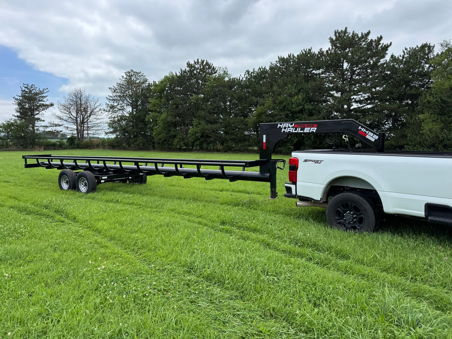 Global Equipment Apache Hay Hauler Inline Bale Trailers | Rail Length 25′, 32′, 36′ & 42′ | Bumper Pull & Gooseneck | For Hay Transport