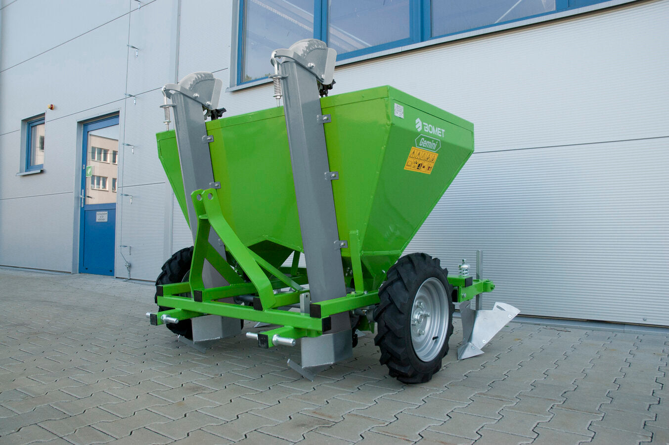 Bomet 2-Row Potato Planter Gemini | Width 24.6"-29.5" | 28-43 HP | For Tractors