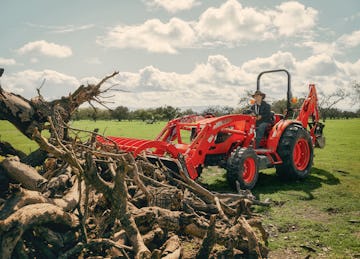 Kioti DK5520M Manual Tractor with Loader | 55 HP Gross Power Diesel Engine | 63" Width|3-Point Hitch & Synchronized Shuttle