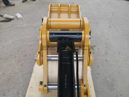 Bedrock Attachments Pin Grabber Thumb | Model ET70-PG3T30 | Width 29.5"  | Pin Size 70mm | 3 Teeth | Machine Size 15-18 Ton | For Excavators