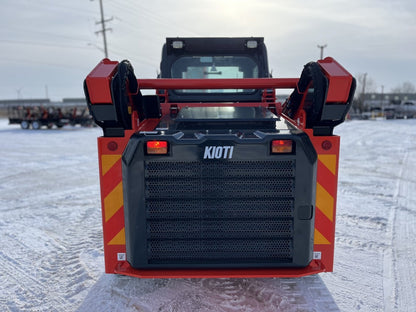 Kioti TL750 Compact Skid Loader | 6,570 lbs Tipping Load, Hydraulic Quick Attach |73 HP For Skidsteer