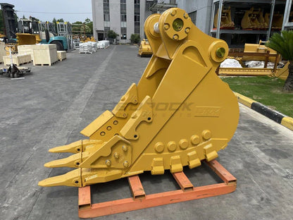 Bedrock Attachments Heavy-Duty Bucket & Adjuster GP | Width 30-Inch | Capacity 0.73 CU M | Machine Size 30-40 Tons | For Excavators CAT 336