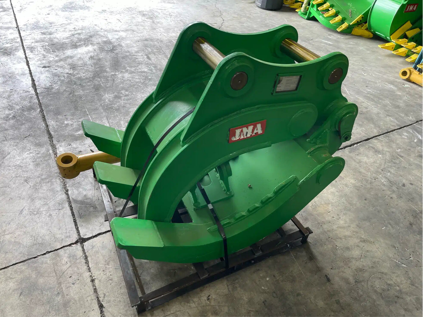 JMA Attachments Mechanical Grapple | Grapple Width 32" inches | Pin Size 70mm | For 15 – 19 Tons Excavators