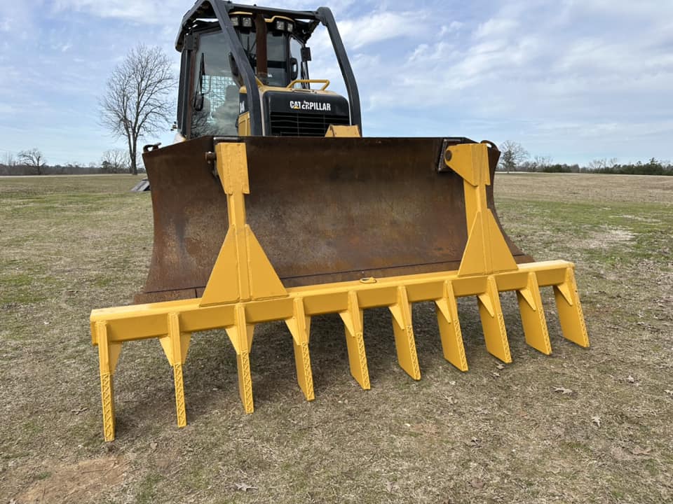 HEBBRONVILLE MACHINE SHOP 8’ TO 24’ PIN ON EXTRA HEAVY DUTY STACKING RAKE FOR SKID STEER