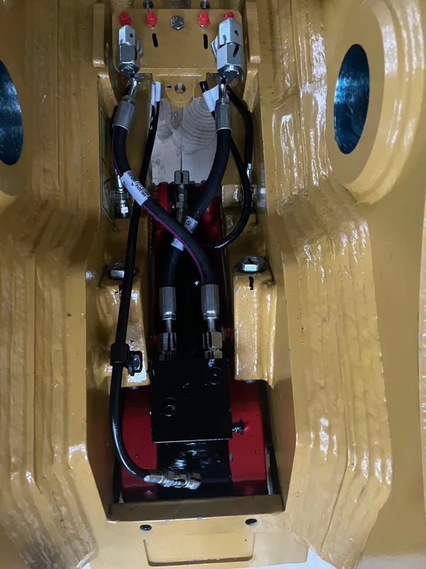 Bedrock Attachments Coupler TB Linkage | Pins S 110mm & L 100mm | Model OEQ-TB | Machine Size 45-55 Tons | For Excavators