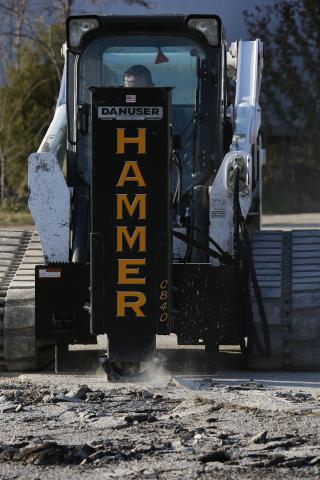 Danuser Hammer | Model CB40 | Width  25.1" inches | Oil Flow Range 12–30 GPM | For Skid Steer