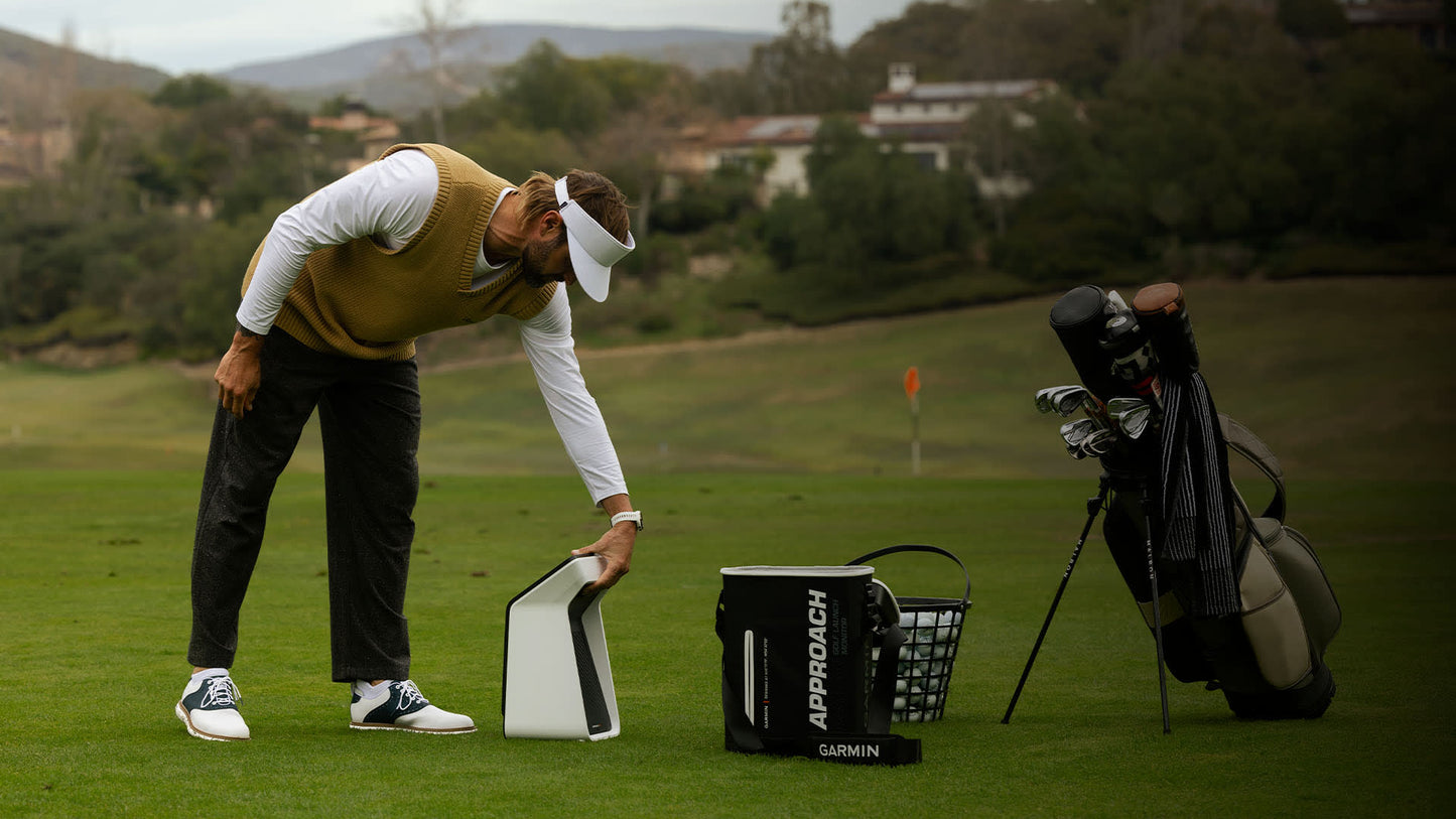 Garmin Approach R50 | Premium Golf Launch Monitor & Simulator | Display Size 10" | Display Resolution 800 x 1280 Pixels