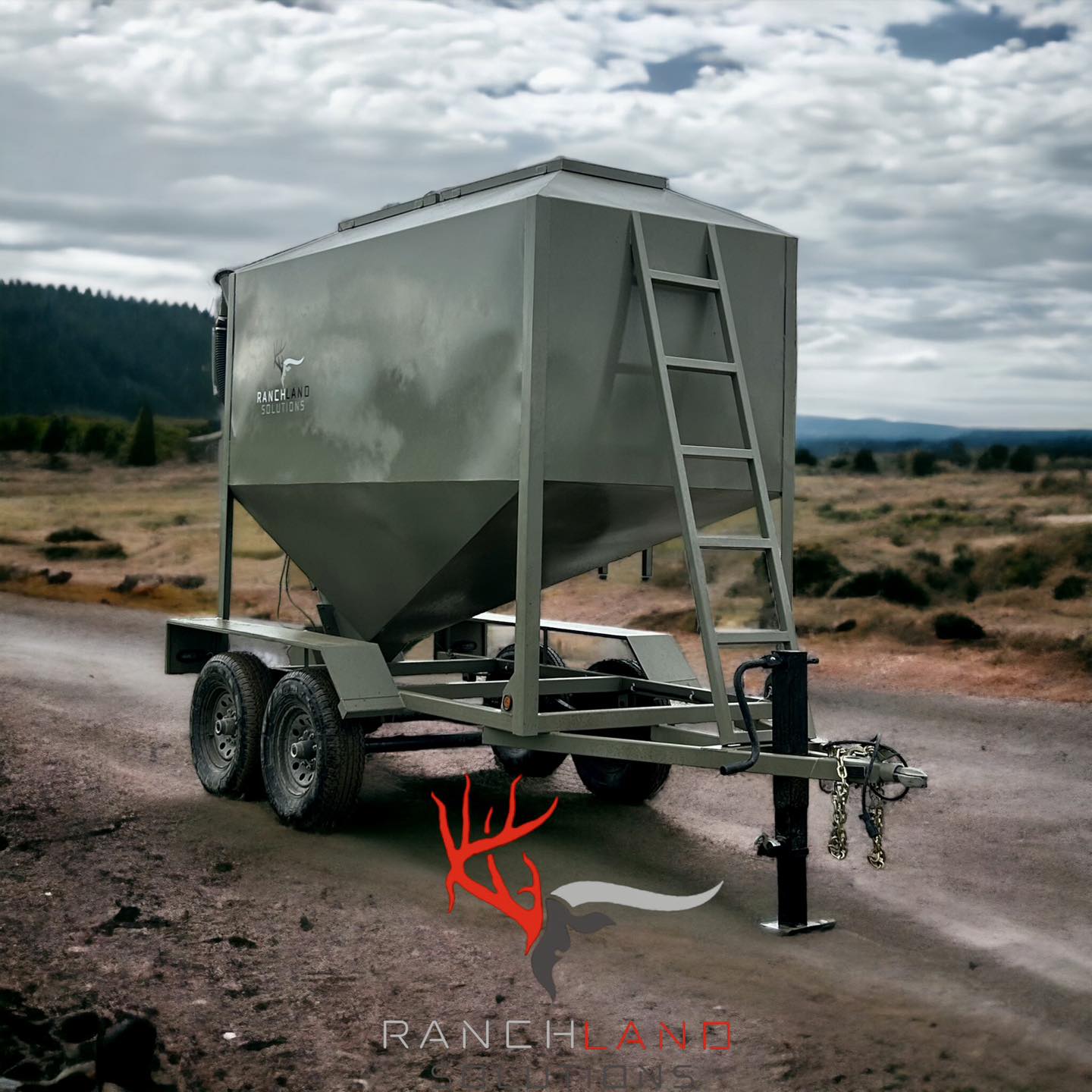 Ranchland Solutions Dual Axel Mobile Feed Hopper